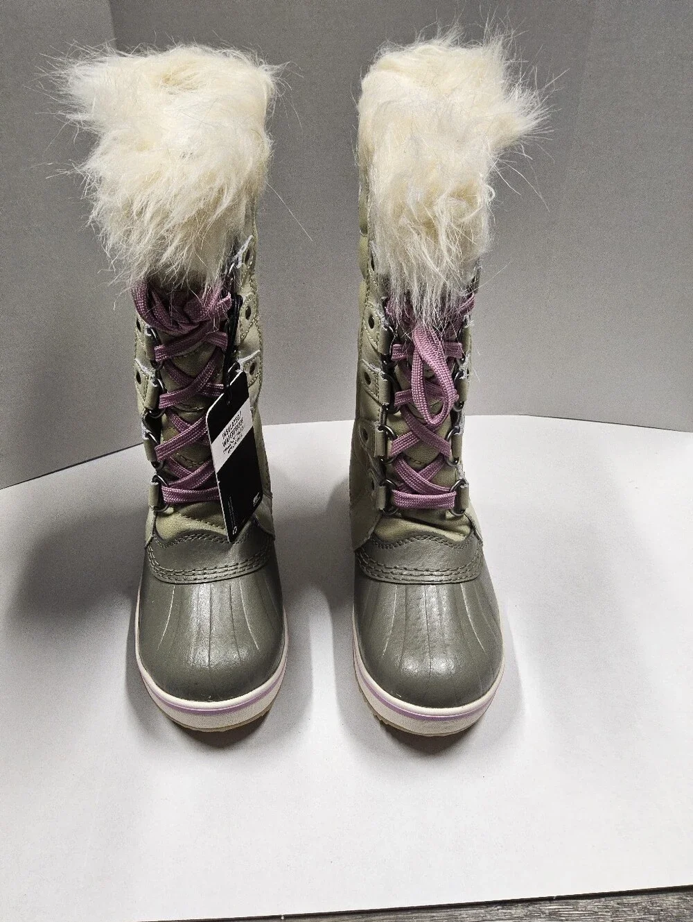 Youth Size 1 Faux Fur Trim Winter Boots Light Green & Gray withLavender Laces